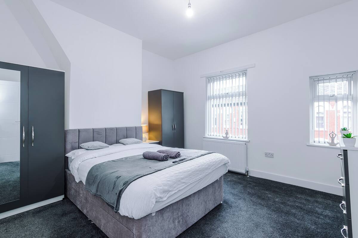 House | Iron/ironing board, free WiFi