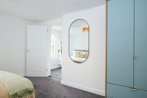 1 غرفة نوم ومكواة/لوح كي وواي فاي وملاءات أسرّة