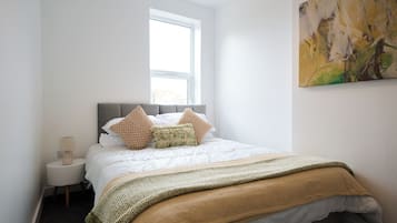 2 bedrooms, iron/ironing board, WiFi, bed sheets