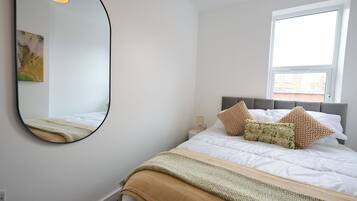 2 bedrooms, iron/ironing board, WiFi, bed sheets