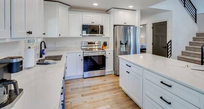 Luxe, New-build Sturgis Retreat w/ Mountain Views