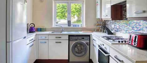 Casa, 4 dormitoris, balcó, vistes al jardí | Interior