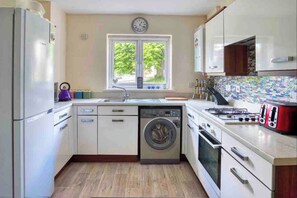 Maison, 4 chambres, balcon, vue jardin | Intérieur