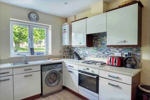 Maison, 4 chambres, balcon, vue jardin | Blanchisserie