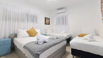 Familievilla - søudsigt | Premium-sengetøj, mørklægningsgardiner, strygejern/strygebræt