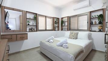 Bộ đồ giường cao cấp, màn/rèm cản sáng, bàn ủi/dụng cụ ủi quần áo