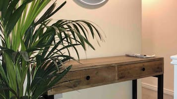 House, 2 Bedrooms, Balcony | Interior