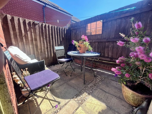 Entire Two Bedroom Detached Coach House