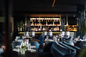 供应午餐和晚餐