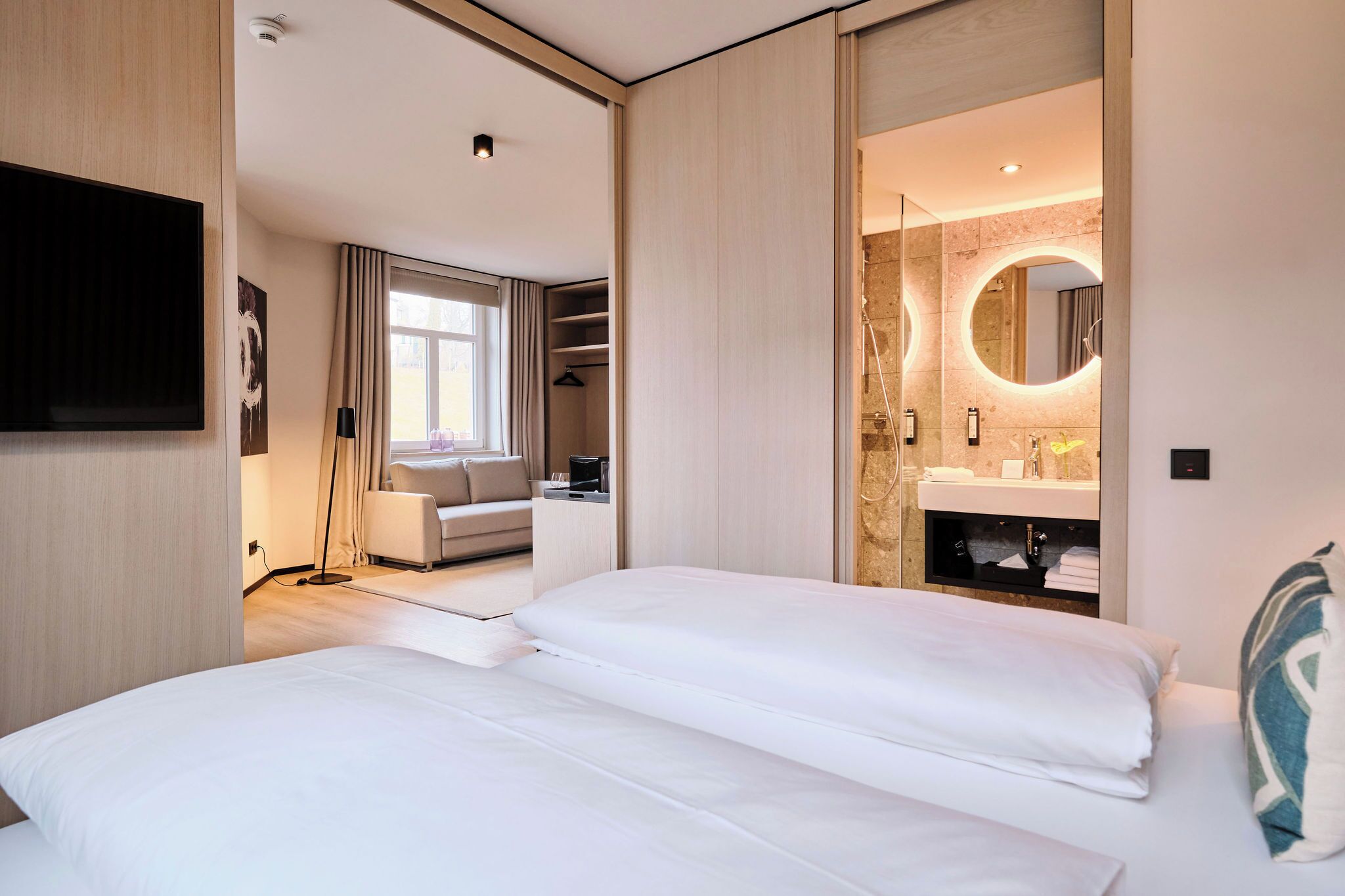 Family Suite | In-room safe, desk, laptop workspace, blackout drapes