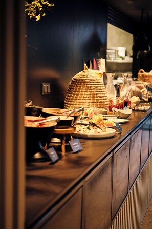 Daily buffet breakfast for a fee - 4K Hotel (Wangen im Allgäu)