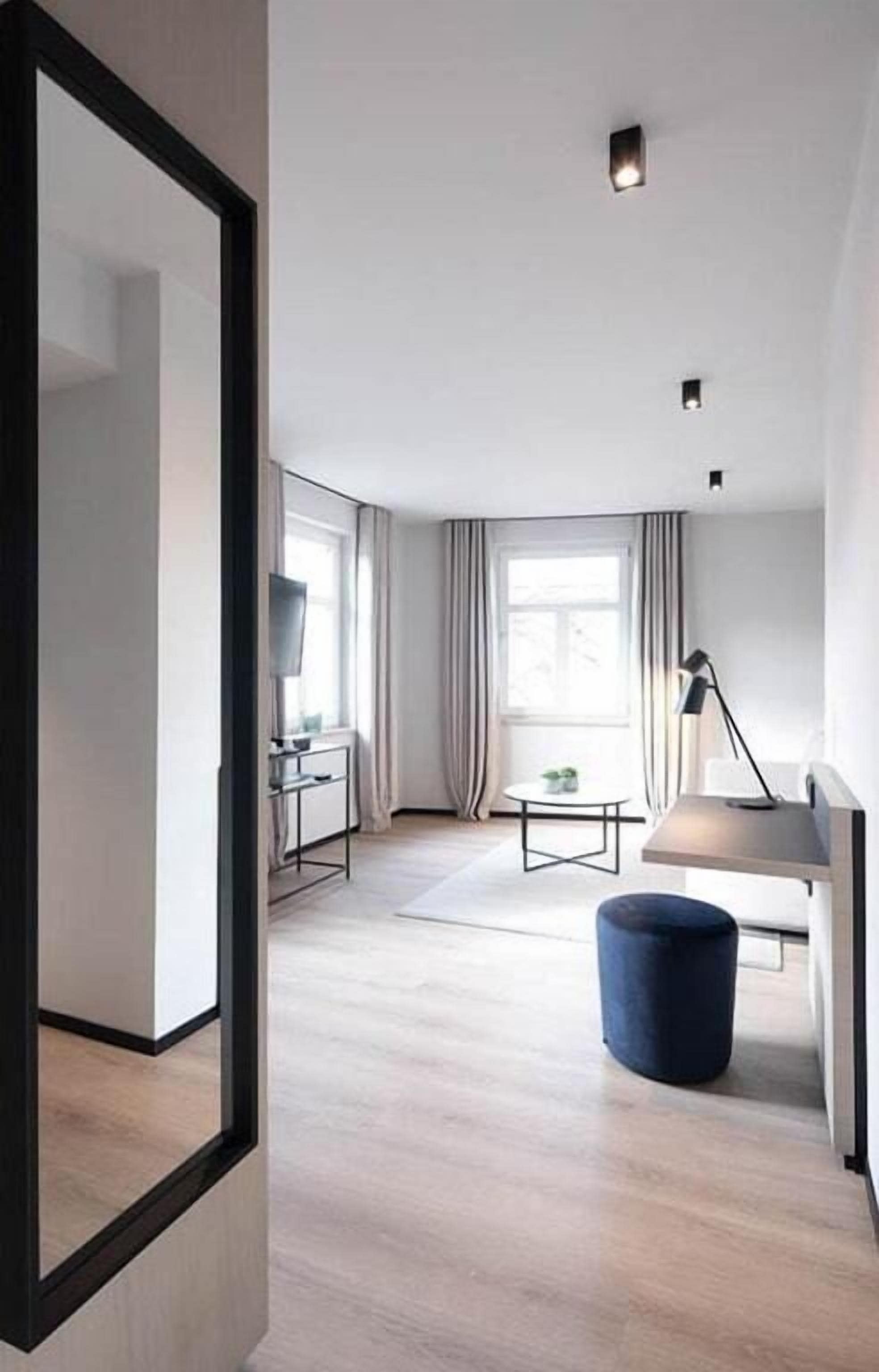 Family Suite | Living area | TV