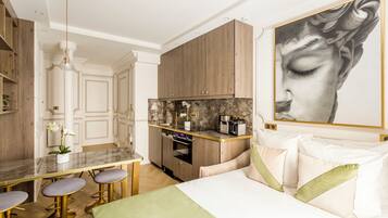 Apart Daire | Oturma alanı | Akıllı televizyon, Netflix, streaming platformları, ofis