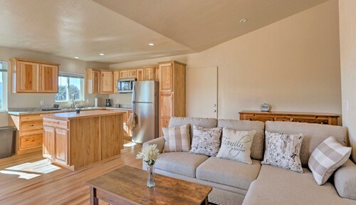Charming Oakhurst Retreat Near Yosemite, Bass Lake