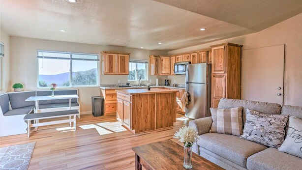 TV - Charming Oakhurst Retreat Near Yosemite, Bass Lake (Oakhurst)