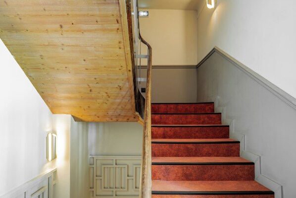 Staircase - Maison Soyeuse  (Briançon)