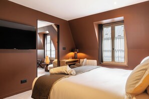 Luxury Suite | Premium bedding, minibar, in-room safe, desk - Maison Soyeuse  (Briançon)