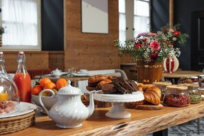 Morgenmadsbuffet hver dag (25 EUR pr. person)