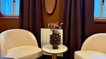 Executive Double Room | In-room safe, desk, soundproofing, iron/ironing board