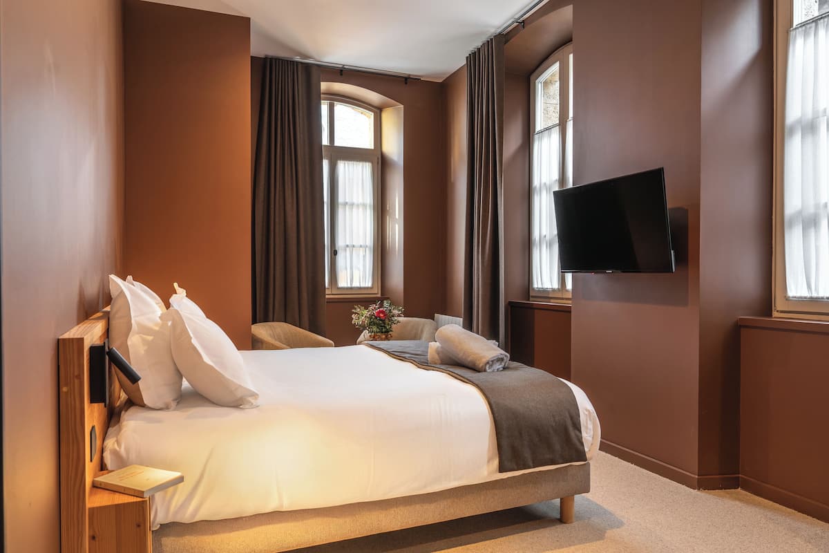 Executive Double Room | Premium bedding, minibar, in-room safe, desk