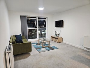 TV - City Centre Birmingham University Edgebaston stadium 1 Bed Spacious Apartment (Birmingham)