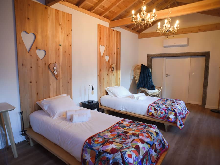 DecoraciĂłn personalizada, escritorio y wifi gratis