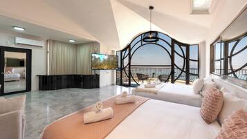 Blackout curtains, soundproofing, free WiFi