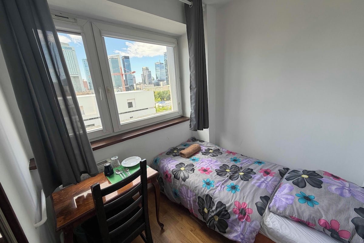 Classic Room, 1 Twin Bed | WiFi (free), bed sheets