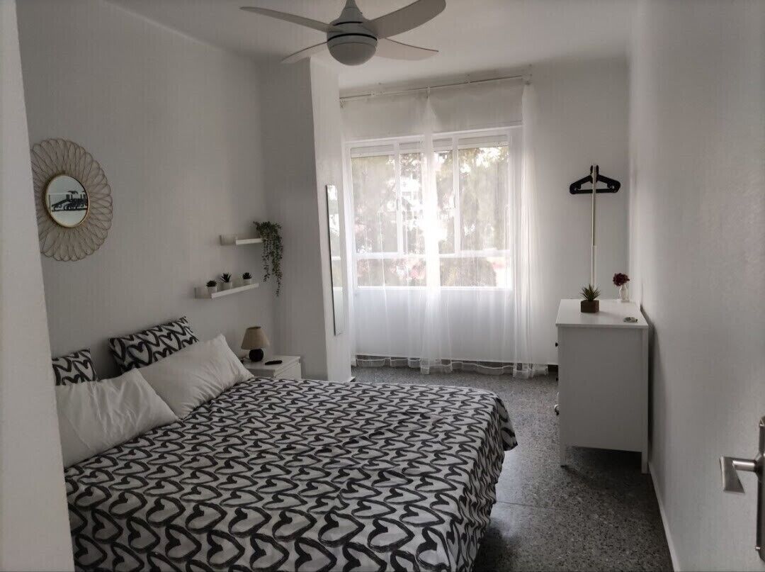 2 habitaciones, tabla de planchar con plancha, internet y ropa de cama 