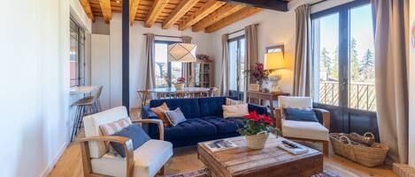 Télévision, cheminée