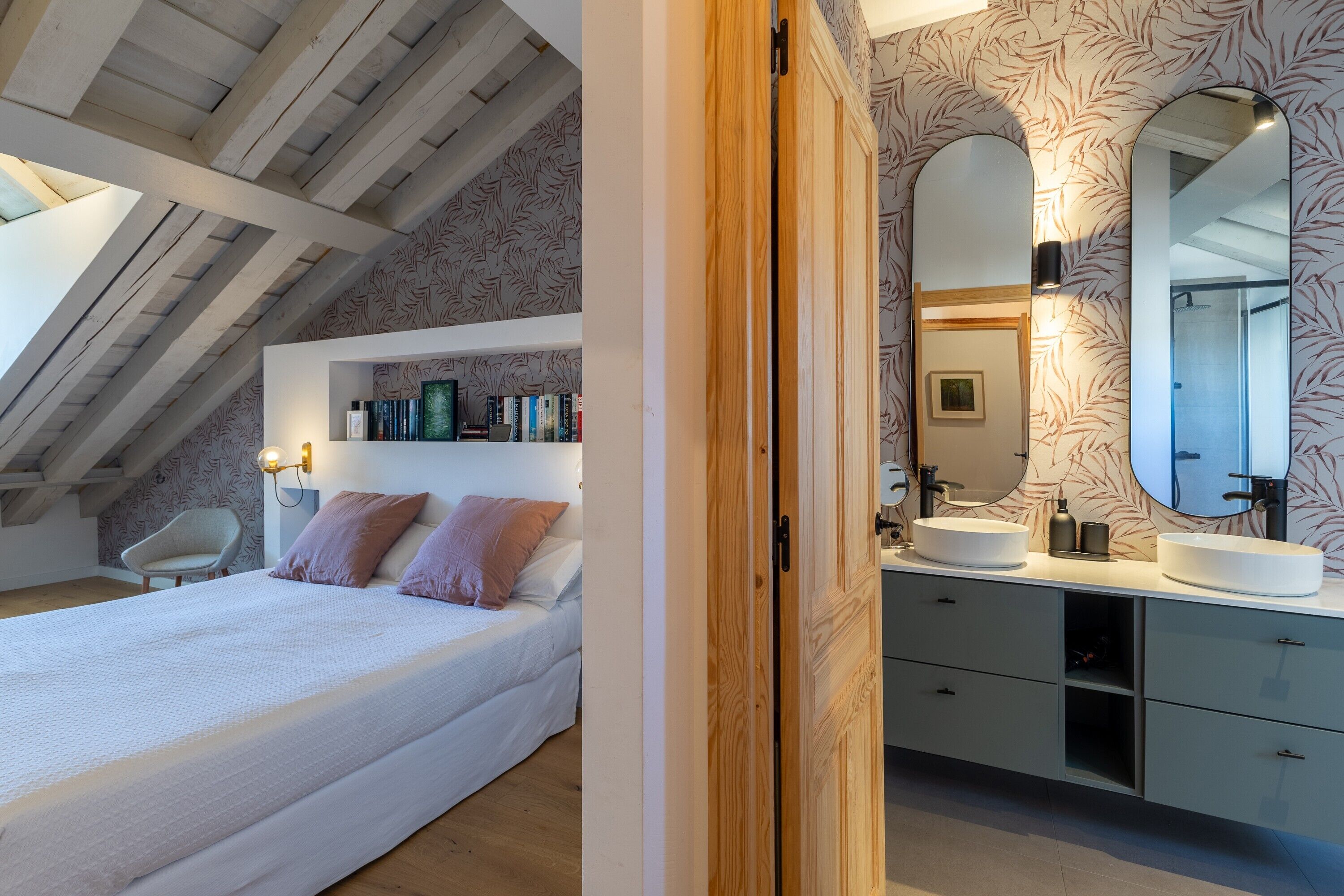 3 chambres, fer et planche à repasser, Wi-Fi, draps fournis