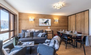 Living area - 71m2 Apartment for 4 Adults and 2 Children (Huez)