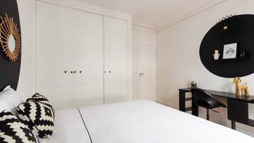 Apartment | 2 bedrooms, laptop workspace, iron/ironing board, bed sheets