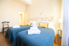 2 bedrooms, iron/ironing board, travel cot, free WiFi