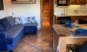 Living area - Apartment in Les Houches Near Prarion Lift (Les Houches)