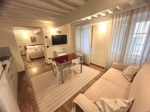 1 chambre, lit parapluie, Wi-Fi gratuit, draps fournis