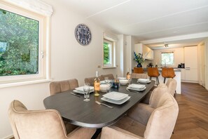 House | Dining - Charming Country House for 6 People (De Koog)