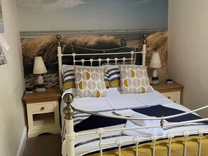 8 bedrooms, individually decorated, individually furnished, free WiFi - Noddfa Country House (Harlech)