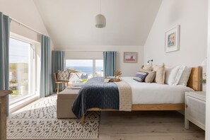 4 bedrooms, WiFi, bed sheets
