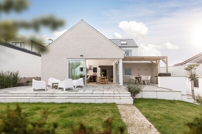 Brennik House - Port Isaac - coastal chic interiors with outdoor sauna
