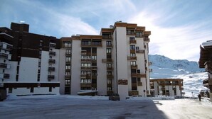 Exterior - VAL Thorens Rental: Spacious 2-room Apartment for 6 With 3 Sunny Balconies (Les Belleville)