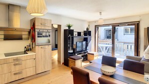 Unclassified image, 3 of 3, button - Apartment in Les Gets With Balcony Views (Les Gets)