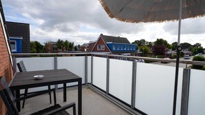 Apartment | Balcony - Gemuetliche Ferienwohnung im Obergeschoss, Bensersiel (Esens)
