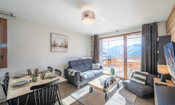 Living area - 43m2 2b+2e Apartment (Huez)
