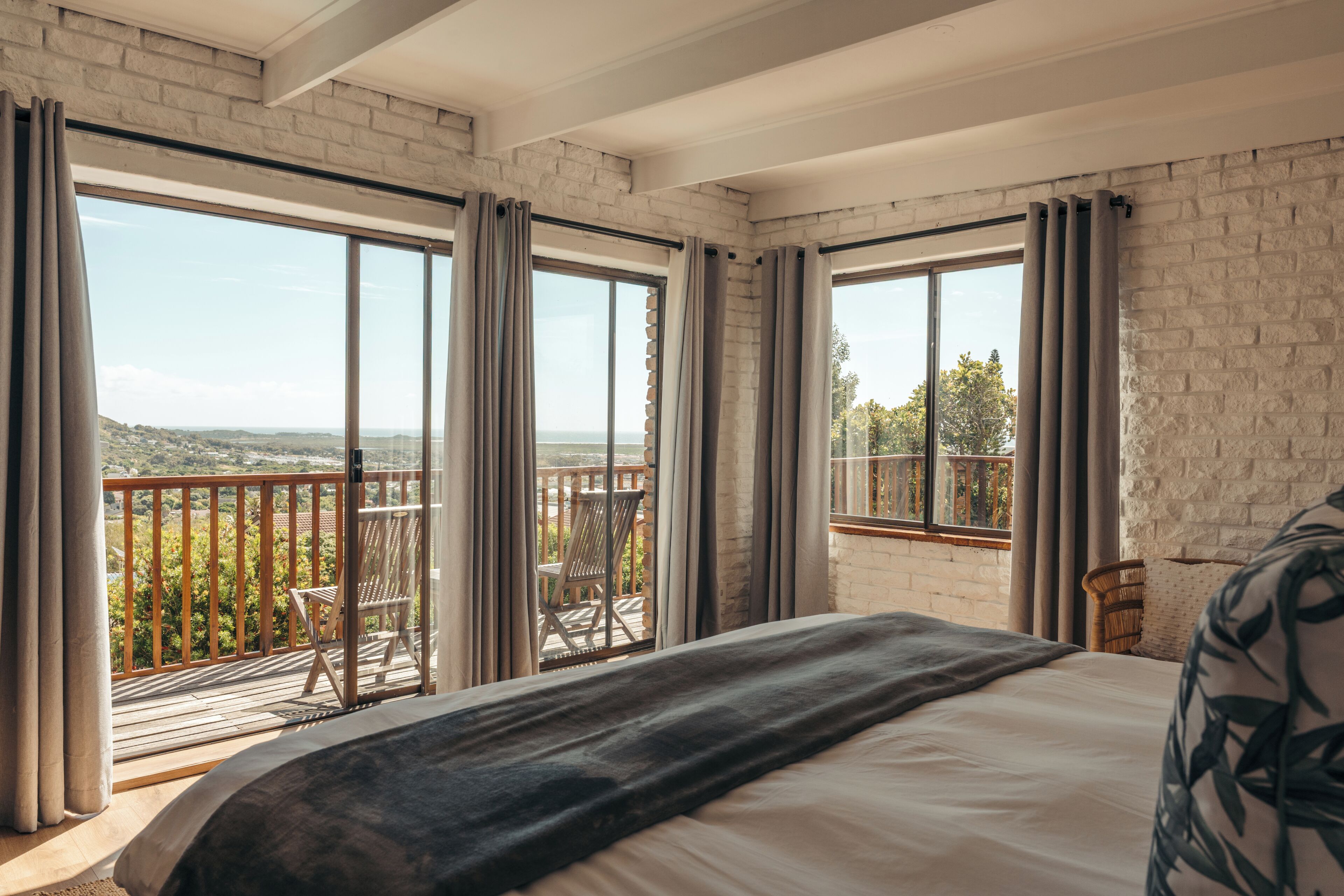 4 dormitoris, planxa i posts de planxar, wifi i roba de llit 