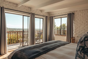 4 habitaciones, tabla de planchar con plancha, wifi y ropa de cama 