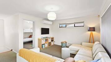 3 bedrooms, iron/ironing board, travel crib, WiFi