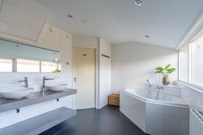 House | Bathroom - Villa With Finnish Sauna and Outdoor Shower (De Koog)