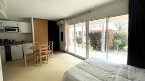 Room - Lovely Studio in the Les Balcons du Canigou Residence (Vernet-les-Bains)