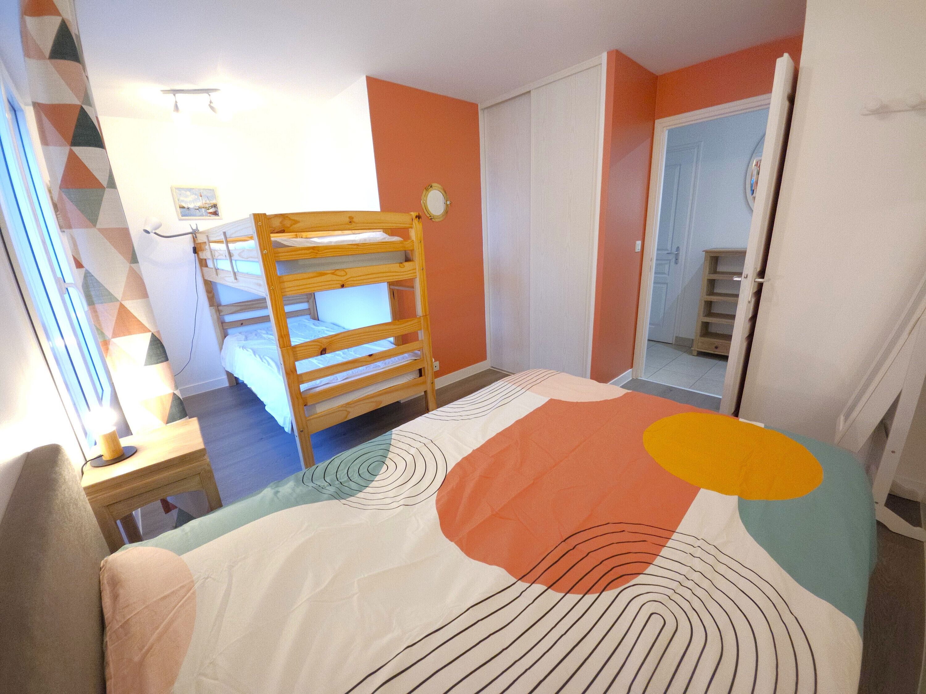 2 chambres, fer et planche à repasser, Wi-Fi, draps fournis